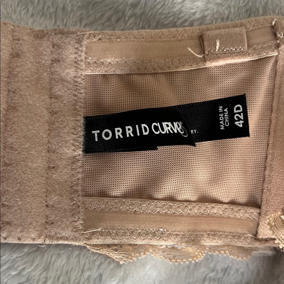 Torrid Nude Lace Bandeau - Picture 2 of 8